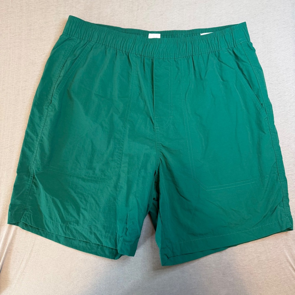 Gap Mens Green 7 Inch Hybrid Easy Shorts Size Medium Nylon Swim Trunks Casual